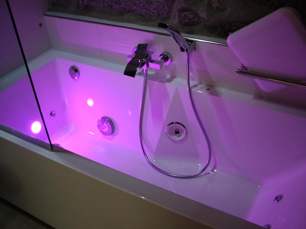 B&B Il Noce Alla Finestra Roe ภายนอก รูปภาพ